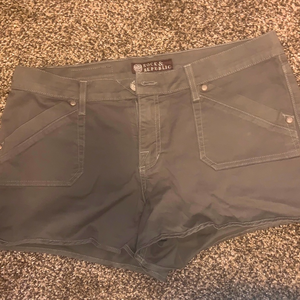 ROCK & REPUBLIC SHORTS SIZE 31